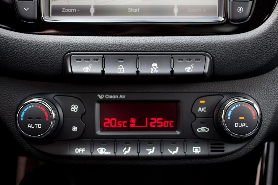 Kia cee&rsquo;d Station Wagon 2012 года  (фото 10 из 89)
